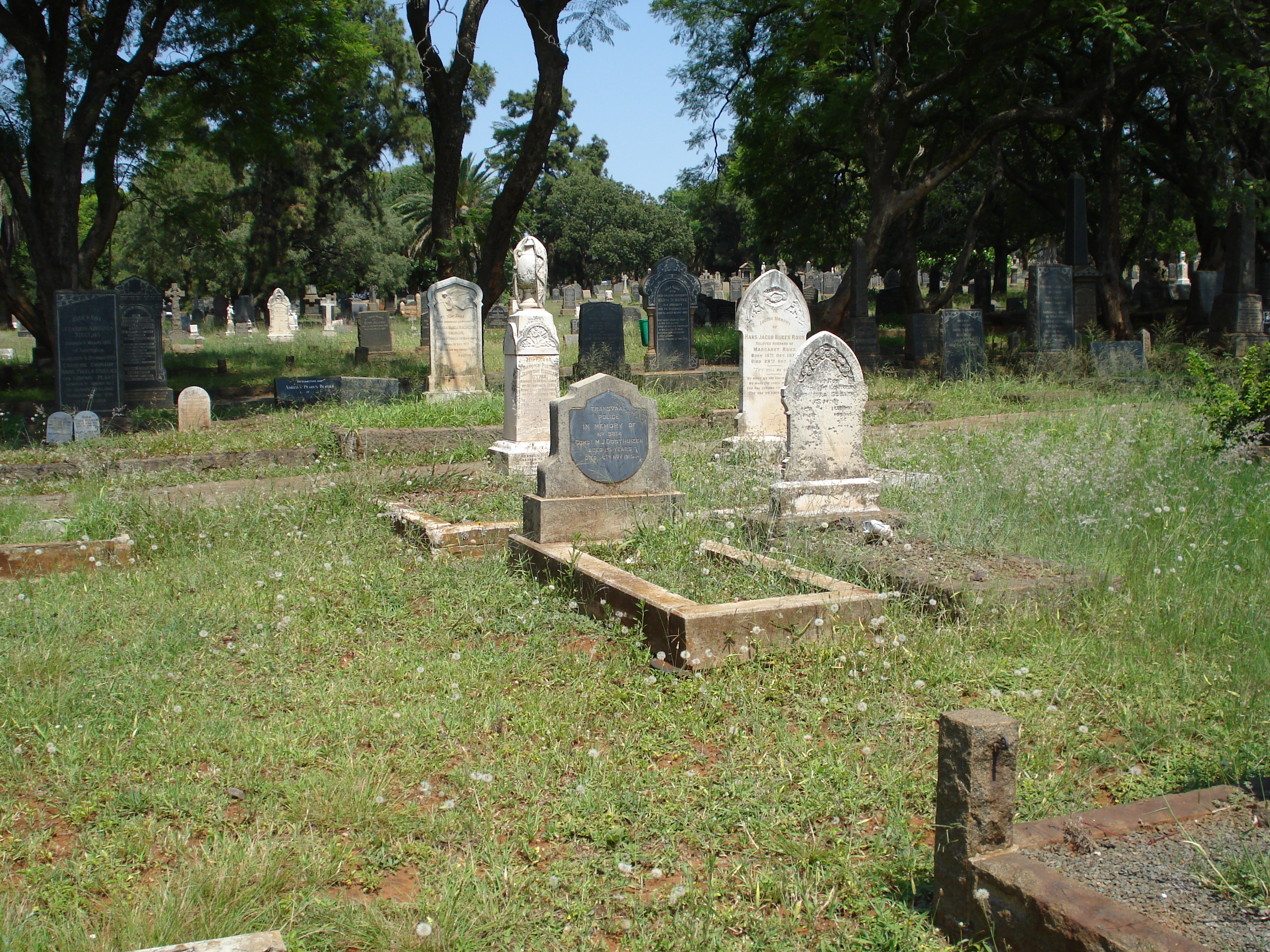 Photo from /search/photos/South Africa/Gauteng/PRETORIA (REBECCA STREET) CEMETERY/OOSTHUIZEN M J/DSC04008.jpg